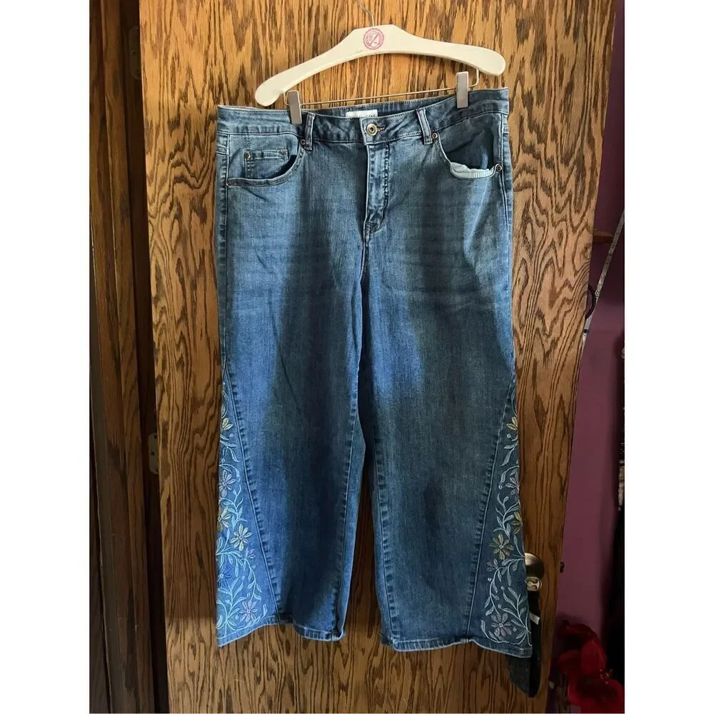 Tribal Jeans Audrey Mid-Rise Wide Leg Crop Jeans With Embroidery Woman’s Size 16